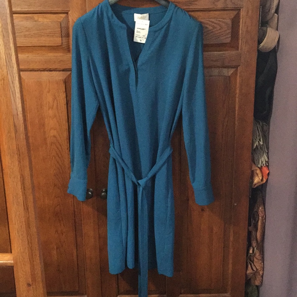 NWT laundry shelli segal turquoise v neck tie 10